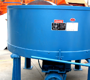 Емкость для перемешивания рудного шлама, смеситель