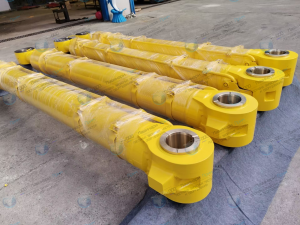 9222904 Гидроцилиндр ковша Komatsu